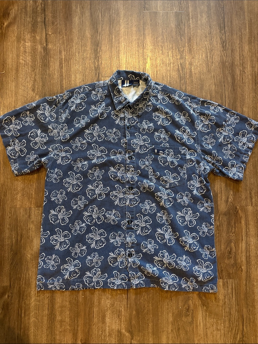Vintage No Fear men’s medium Hawaiian button-down shirt